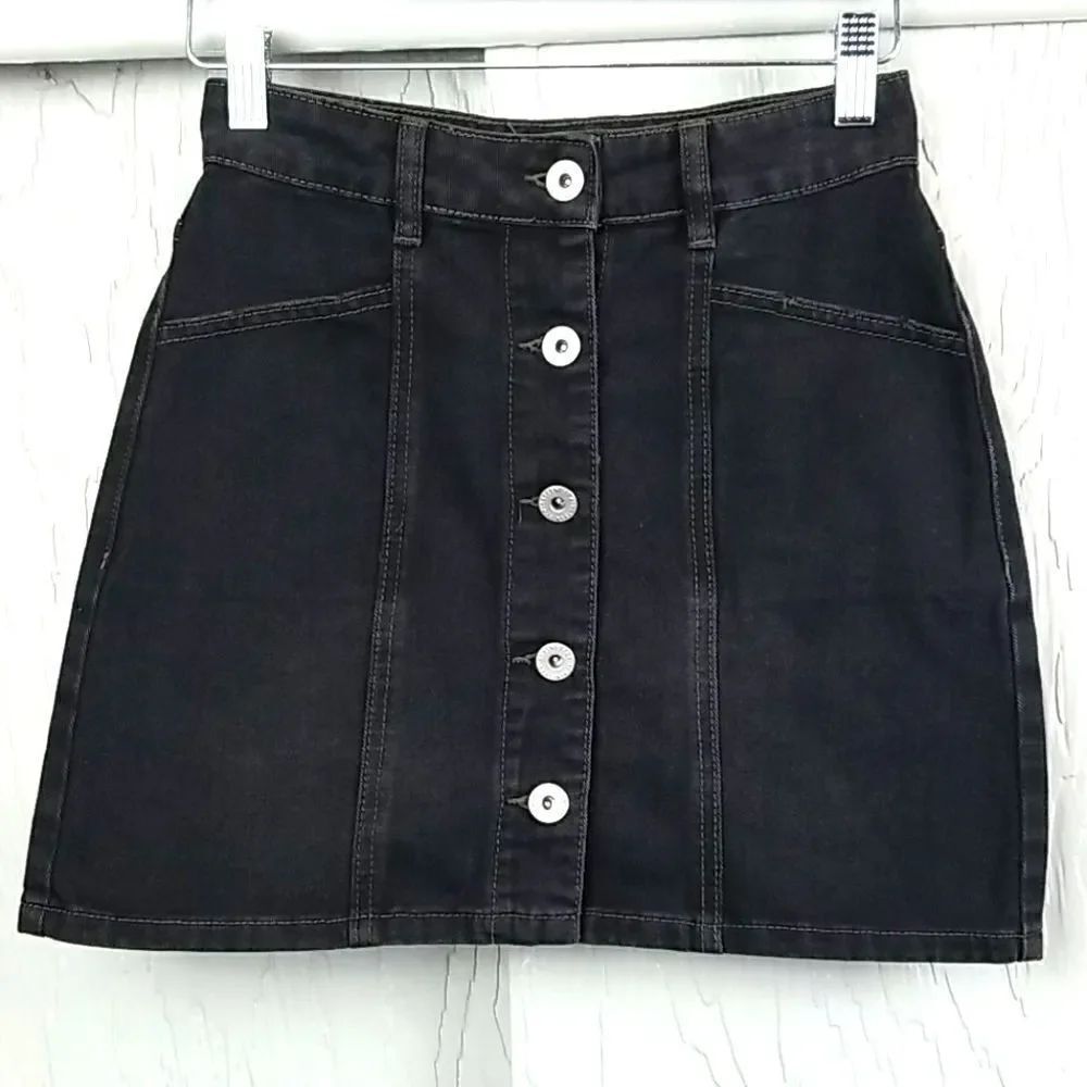 🖤5/$20🖤 COTTON ON 91..mini black denim skirt